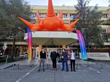 Sculptură gonflabilă la Electro FOTO Ștefan Both