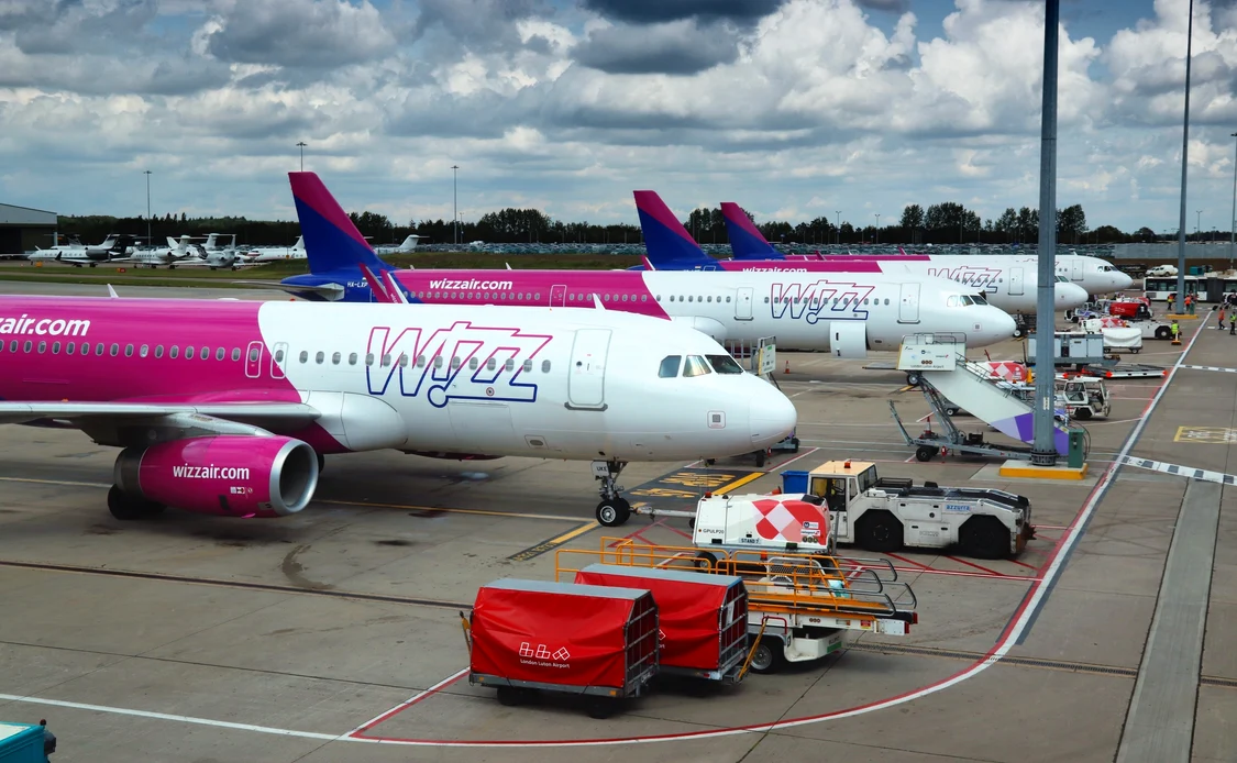 Un avion Wizz Air Malta cu peste 200 de persoane a revenit de urgență la sol