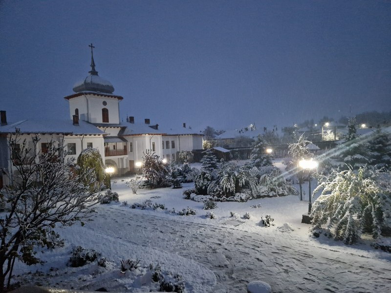 Peisaje superbe, create de venirea iernii în Neamţ. Instantanee reuşite abundă în spațiul virtual FOTO 