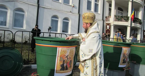 FOTO Bobotează fără îmbrânceli în Râmnicu Vâlcea