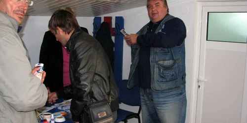 Microbiştii se înghesui la biletele naţionalei de tineret