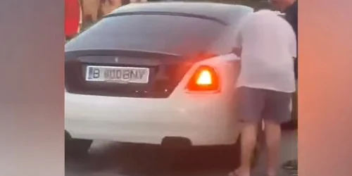Rolls Royce in pană de benzină