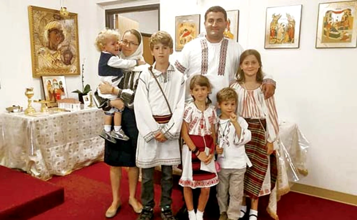 Familia Vişan, părinţii şi cinci dintre copiii lor 