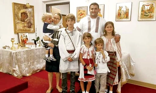 Familia Vişan, părinţii şi cinci dintre copiii lor  jpeg