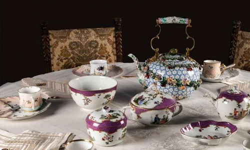 Artă și Ceremonial la Mesele Regale jpeg