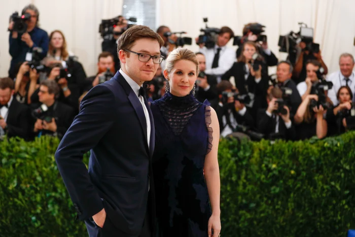 Charles Shaffer a trebuit sa se izoleze de soţia lui, Elizabeth Cardry şi copiii lor