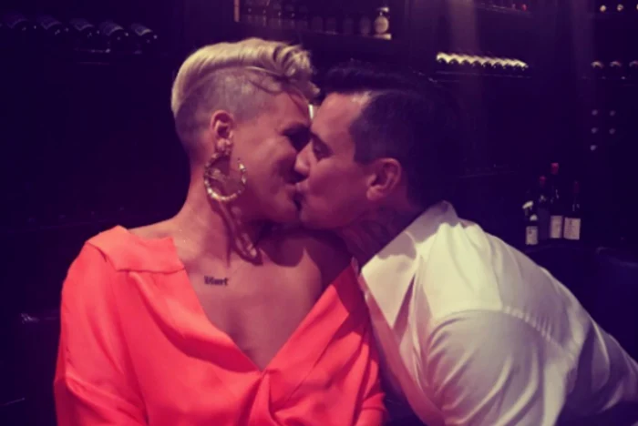 Pink și-a cerut soțul în căsătorie
