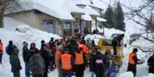 Ajutoarele din Neamţ au ajuns la sătenii din Vintileasca