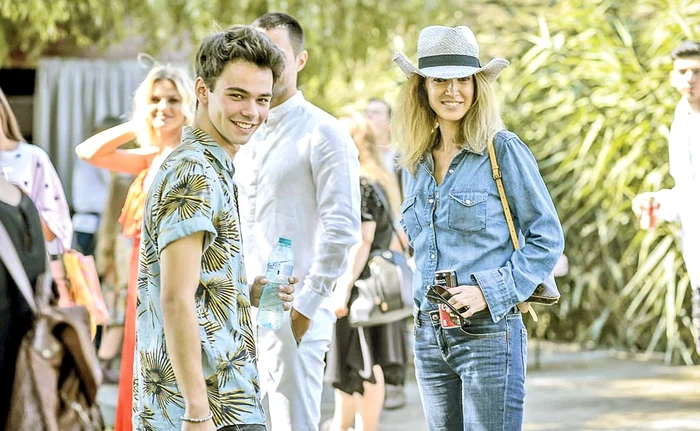 2009. Au fost mamă şi fiu în pelicula ”Ho Ho Ho”