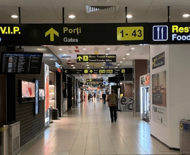 Vameşii au confiscat 78.800 de ţigarete netimbrate de la un pasager, pe Aeroportul Otopeni