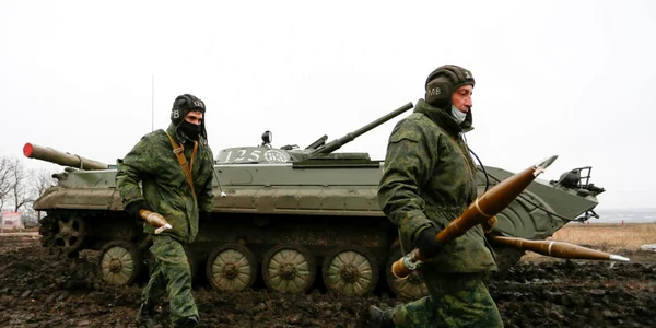 Separatisti prorusi din Donbas FOTO EPA-EFE