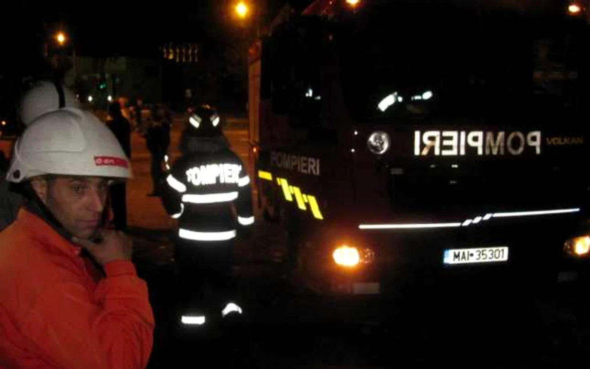 ISU Argeş a deschis o ancheta pentru a afla cauza izbucnirii incendiului. FOTO: Arhiva Adevărul