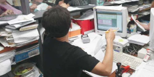 Statul are 1,72 milioane de angajaţi