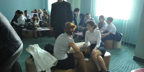 Oamenii sunt suficient de flexibili să trăiască în medii sociale diferite