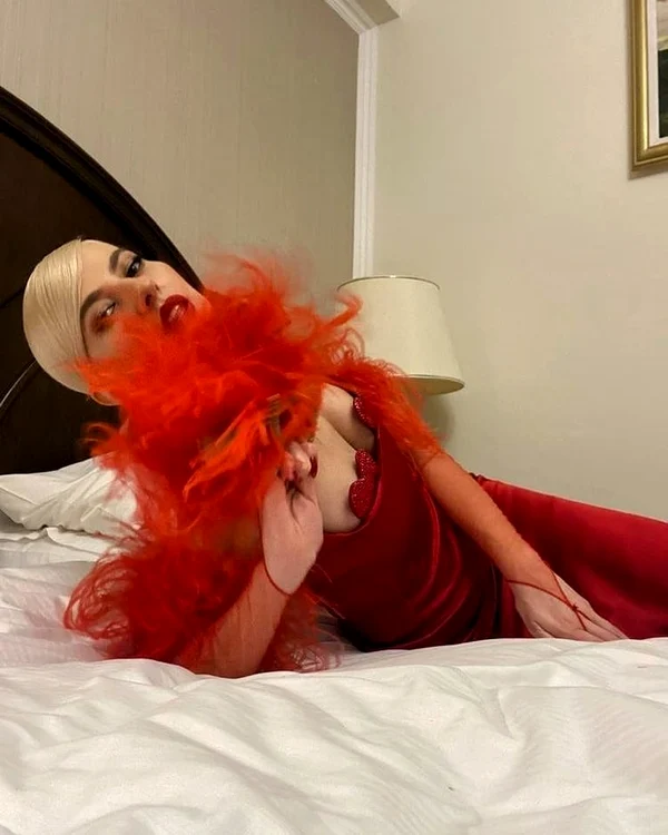 5 lidia buble sexy lady in red hot cu sanii la vedere de revelion 4 jpg jpeg