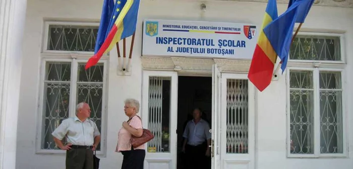 Au fost schibaţi din funcţie şi trei inspectori şcolari