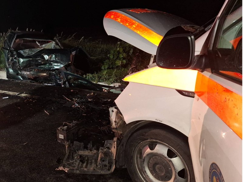 Accident tragic în Botoșani cu o ambulanță, pe E85: Doi tineri au murit, iar alte patru persoane au fost rănite