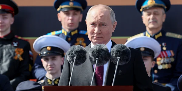 Vladimir Putin la parada de 9 mai FOTO Profimedia