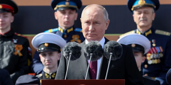 Vladimir Putin la parada de 9 mai FOTO Profimedia