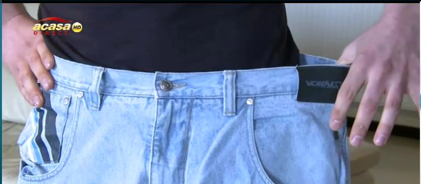 Aşa arătau pantalonii lui Nick (captură: Acasă TV)