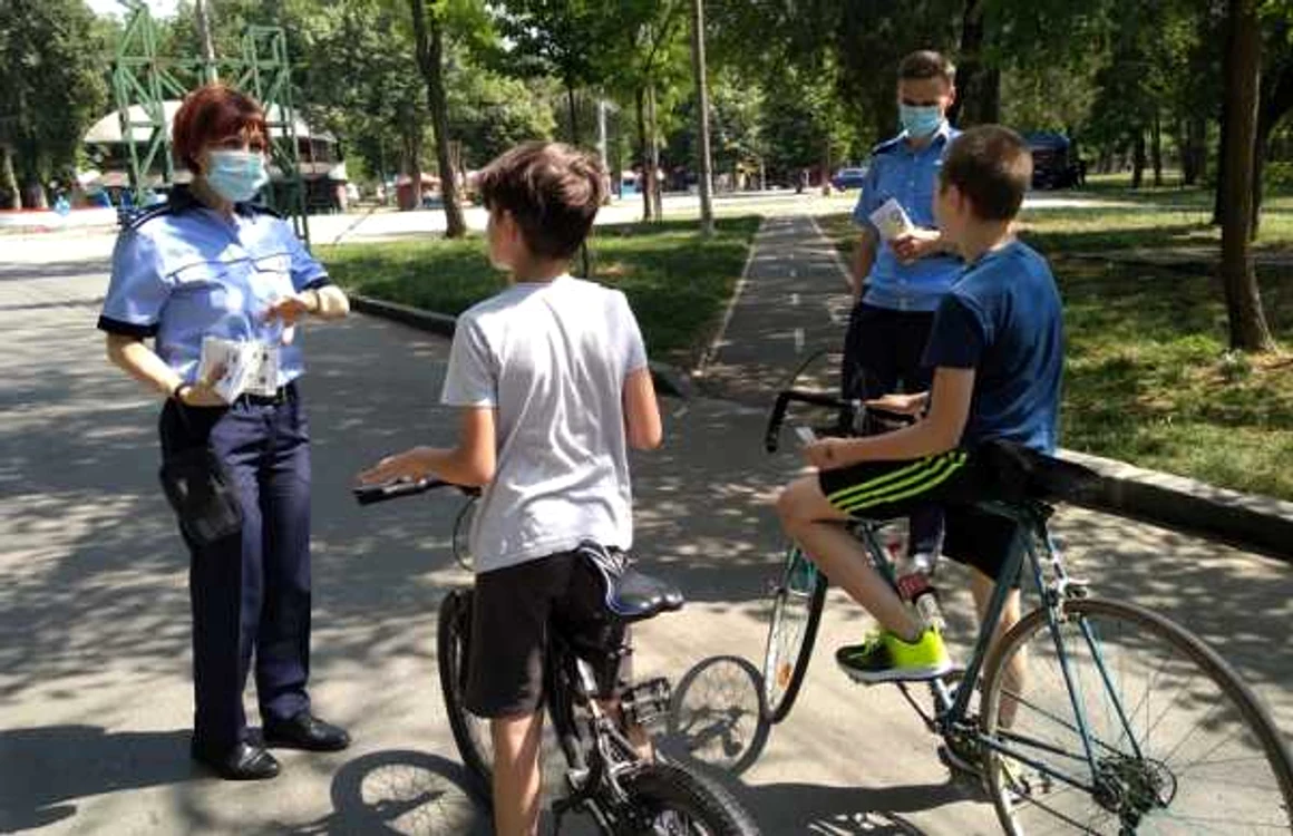 Accesul cu bicicleta în parcuri a fost interzis la Călăraşi FOTO Adevărul