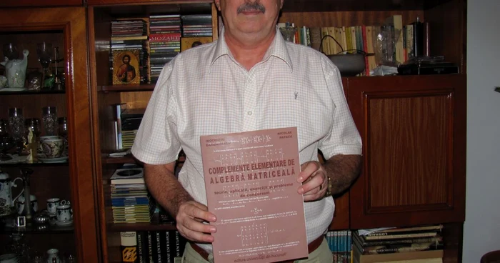 Profesorul Nicoale Papacu