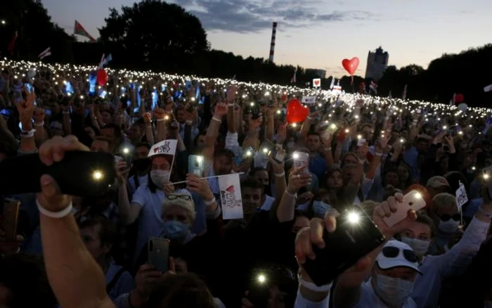 Proteste cu zeci de oameni în Belarus pentru susţinerea candidatei opoziţiei Svetlana Tihanovskaia FOTO EPA-EFE