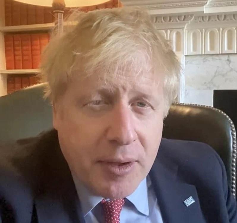 Duminică, 5 aprilie. Pe chipul lui Boris Johnson se citea suferința așa că la scurt timp după această filmare a ajuns la UrgențeCaptură video