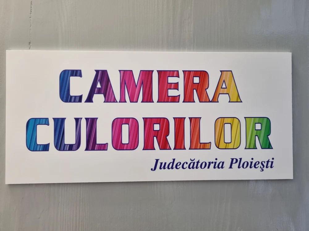 „Camera culorilor”, special amenajată la Judecătoria Ploieşti pentru audierea copiilor FOTO Judecătoria Ploiesşti