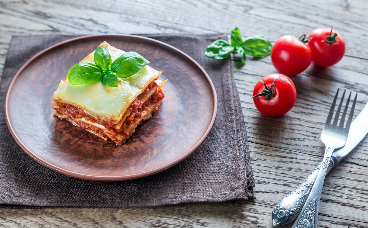 
    Lasagna cu carne  