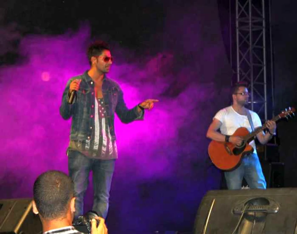 
    Connect-R a încins atmosfera la festivalul de film de la Chitila.  