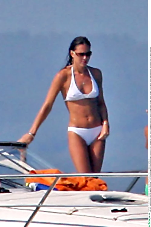 Cele mai sexy imagini cu Kate Middleton. Irezistibilă în bikini