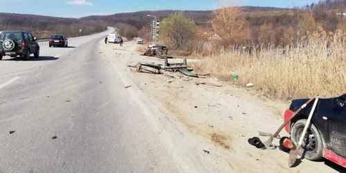 Accident în Sibiu pe DN 1 - atelaj hipo spulberat de pe şosea de o autoutilitară Foto Adevărul