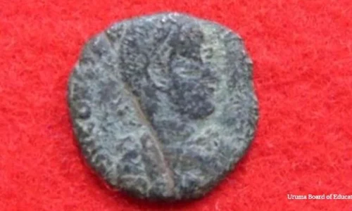 Sub ruinele unui castel japonez au fost descoperite monede romane jpeg