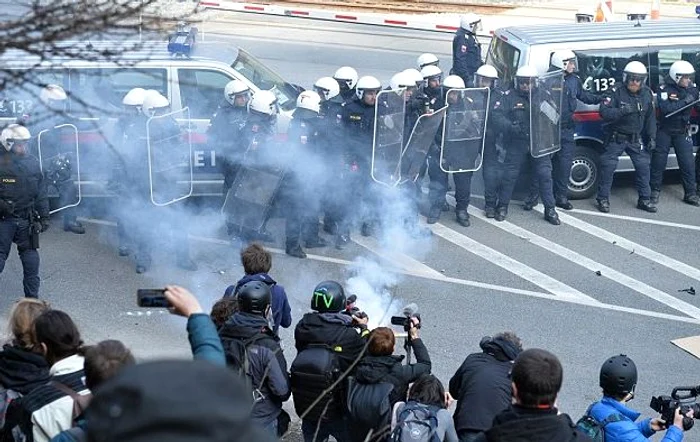 De luni, Udrea e în arestul Poliției