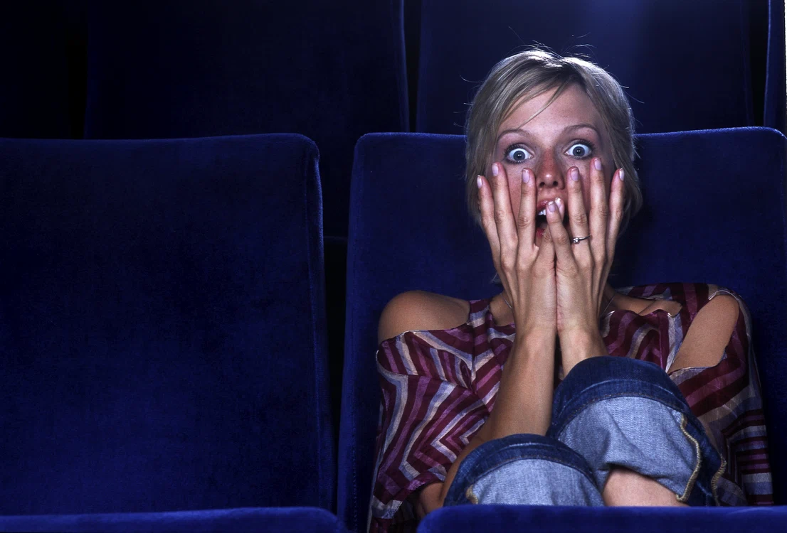 
    Vedetele iubesc să se relaxeze la cinema, sau acasă, uitându-se la un film bunfoto: Hepta  
