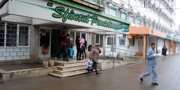 Bărbatul se află acum internat la ATI din cadrul spitalului Judeţean 