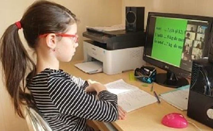 Elevii care termină gimnaziul își vor putea alege liceul din fața calculatorului, printr-un tur virtual