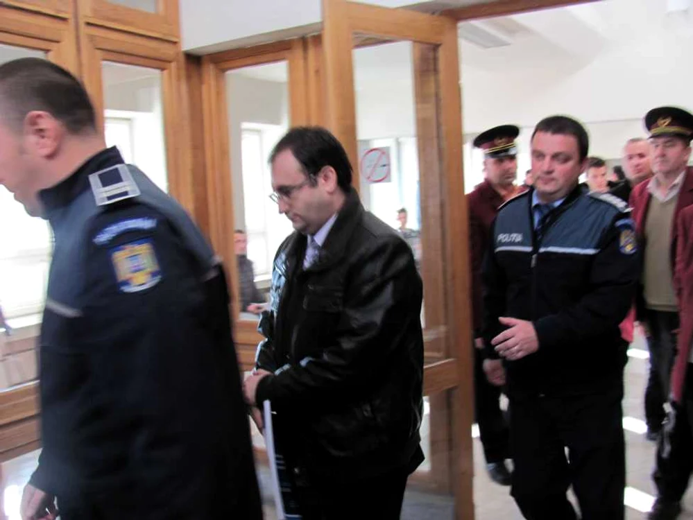 Bărbatul s-a întors în arestul IPJ Suceava