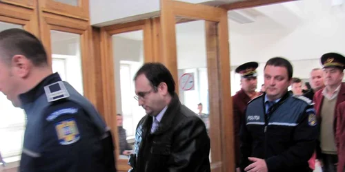 Bărbatul s-a întors în arestul IPJ Suceava