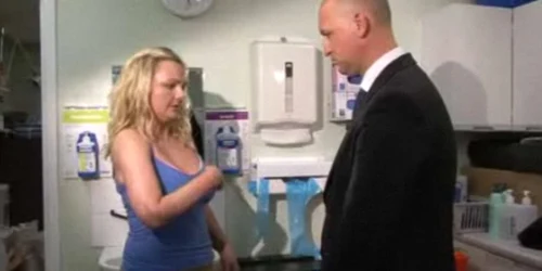 Nicola s-a întâlnit cu medicul Osskar Aszmann, care a fost de acord s-o opereze  