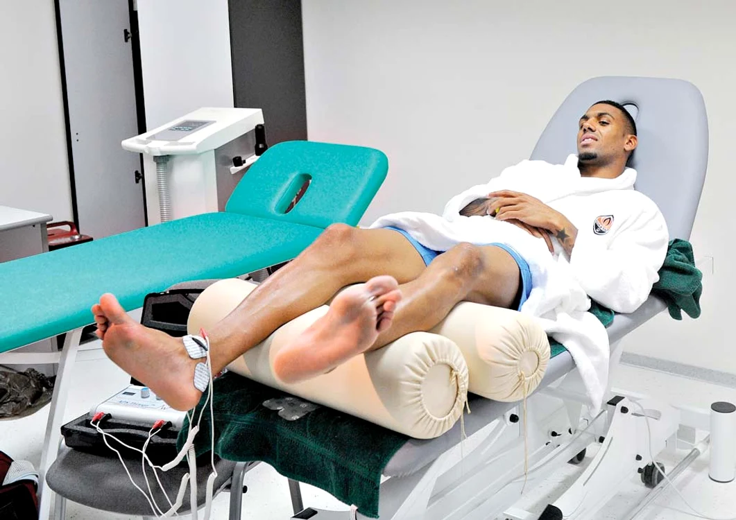 
    M’vila se  relaxează la masaj  (fotografii: reuters)  