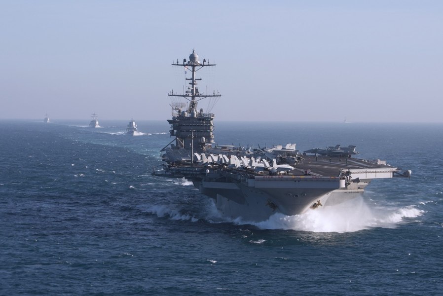 Criză la bordul portavionului USS Truman. Cum a pierdut armata americană două avioane F-18 în doar şapte zile 
