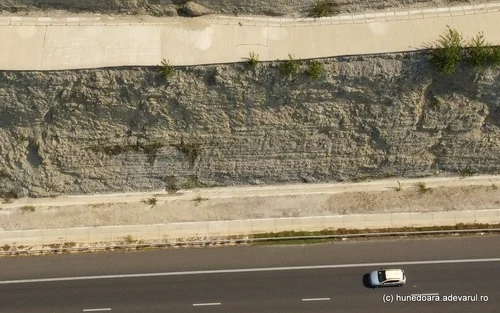 Dealul Liliecilor de pe Autostrada Lugoj Deva  Foto Daniel Guță ADEVĂRUL (17) JPG