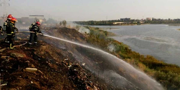 incendiu vegetatie pompieri foto isu