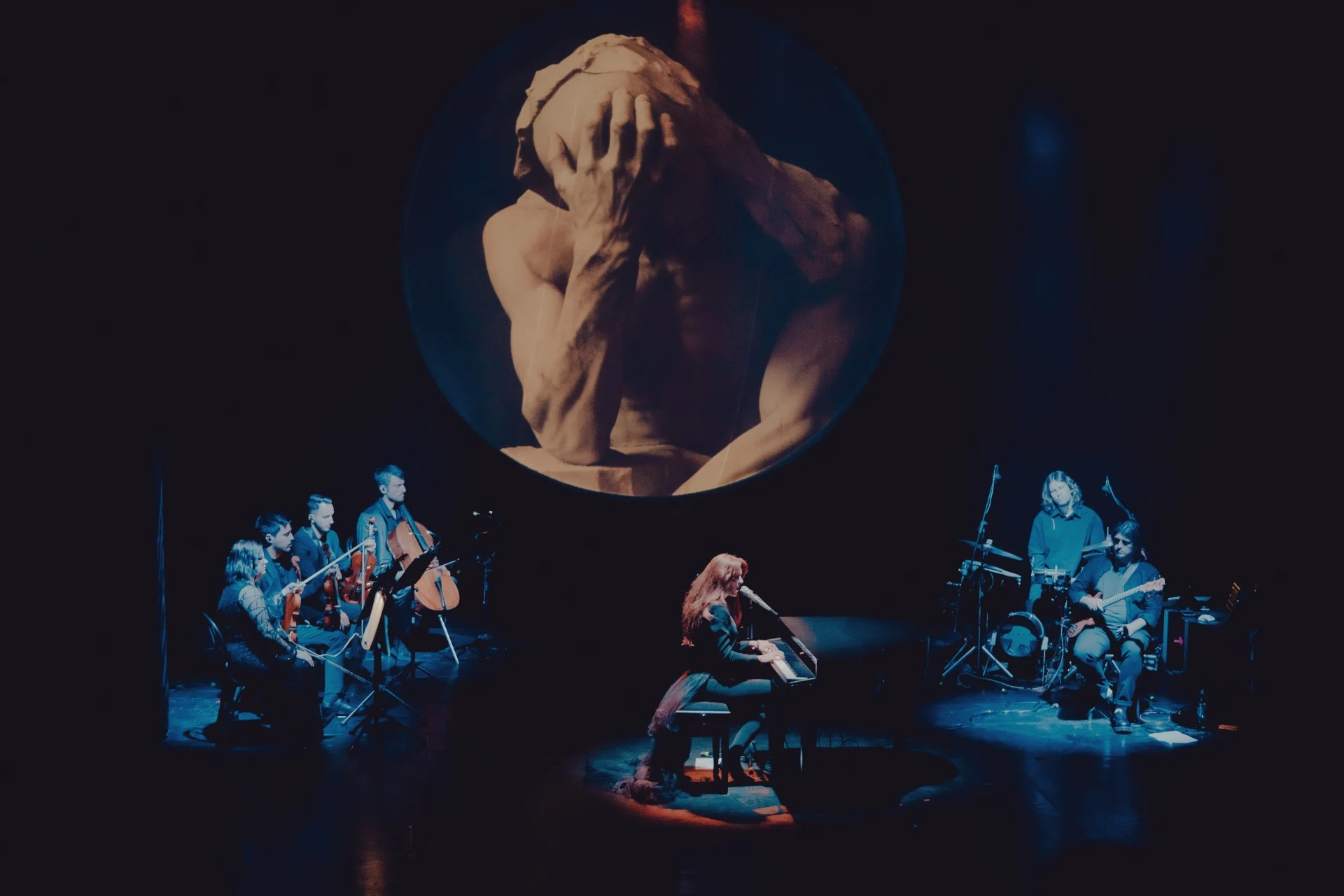 UNPLUGGED STORIES cu Leyah: experiența concert-talk, unde muzica se trăiește, nu doar se ascultă!