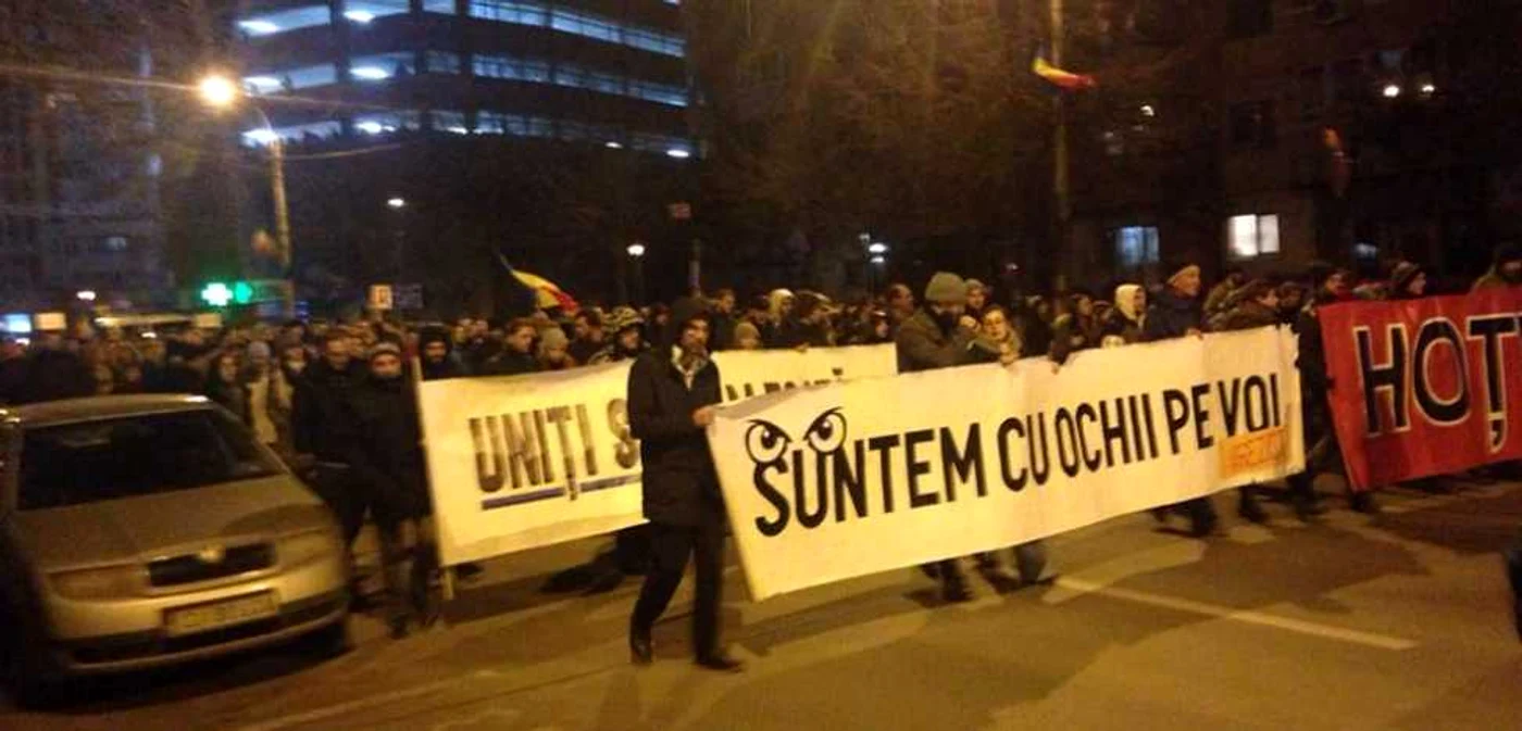 Coloana de manifestanţi a umplut Calea Dorobanţilor din Cluj-Napoca. Foto: Ştefan Lică