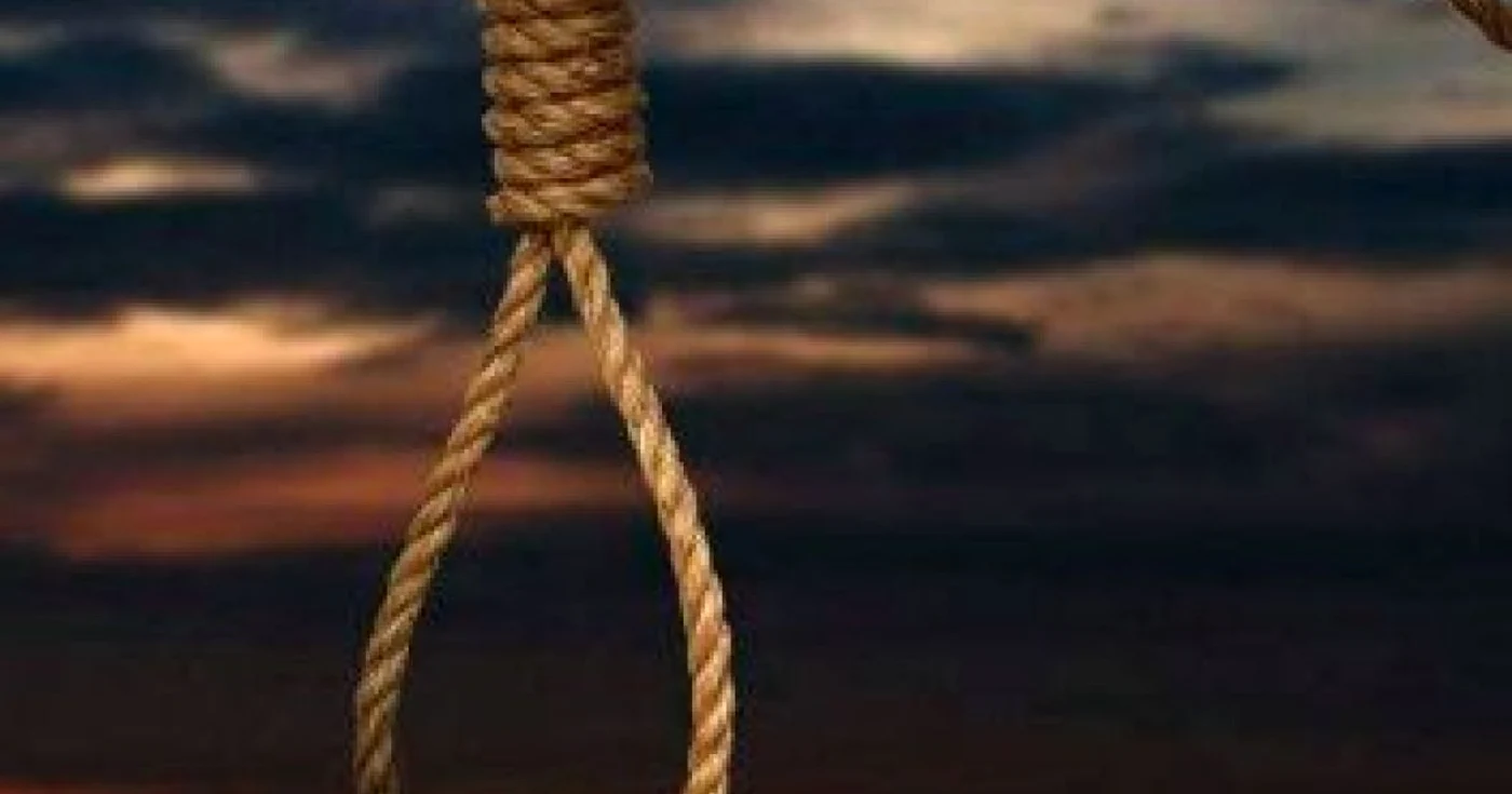 Bărbatul a fost salvat de soţie, prietena sa de pahar
