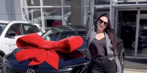 Soția unui militar rus se laudă pe internet cu mașina primită de la el Foto anastasiya tailokova   Instagram png