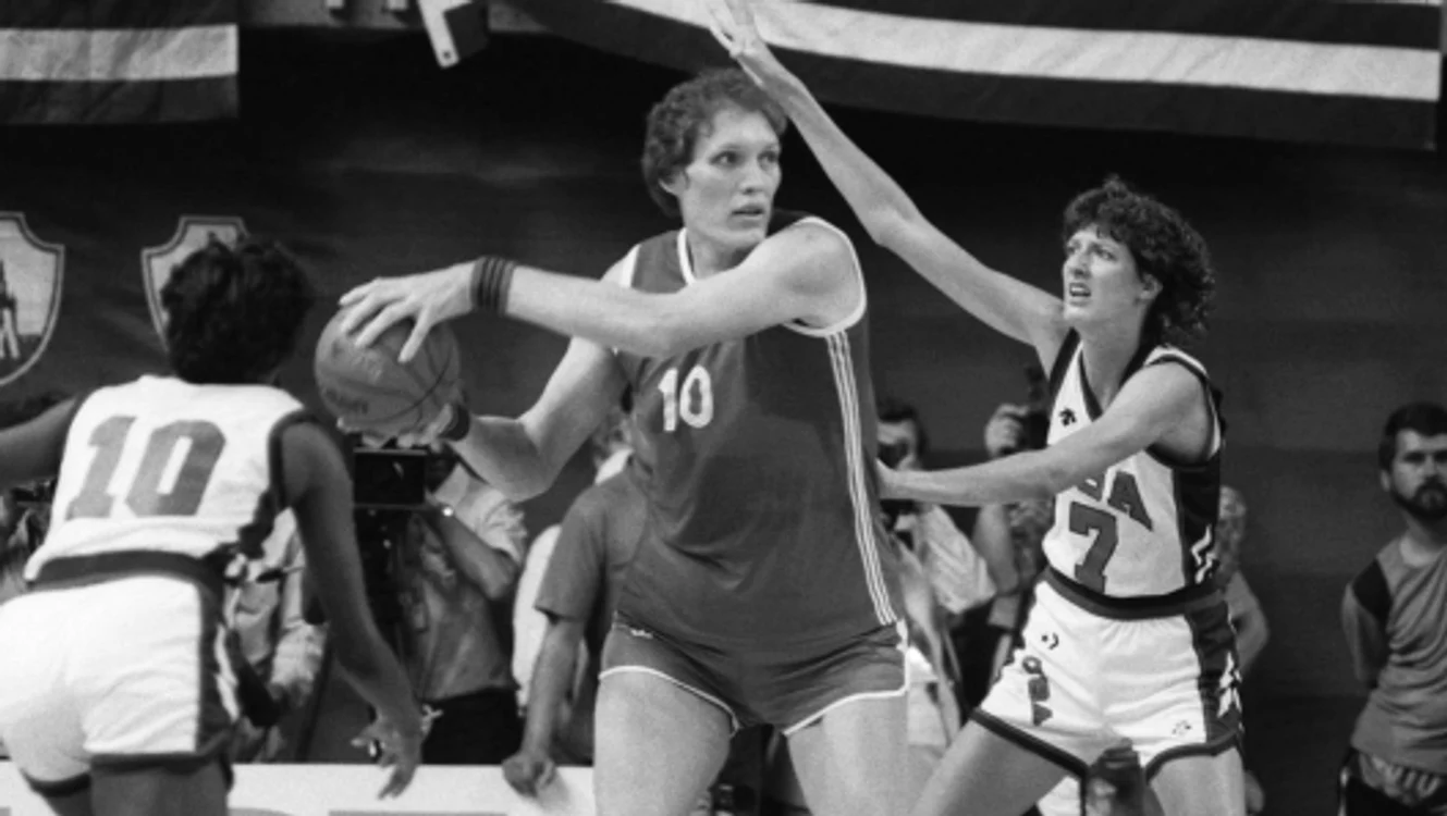 Uljana Semionova, într-o fotografie din anii 1980   FOTO  Facebook